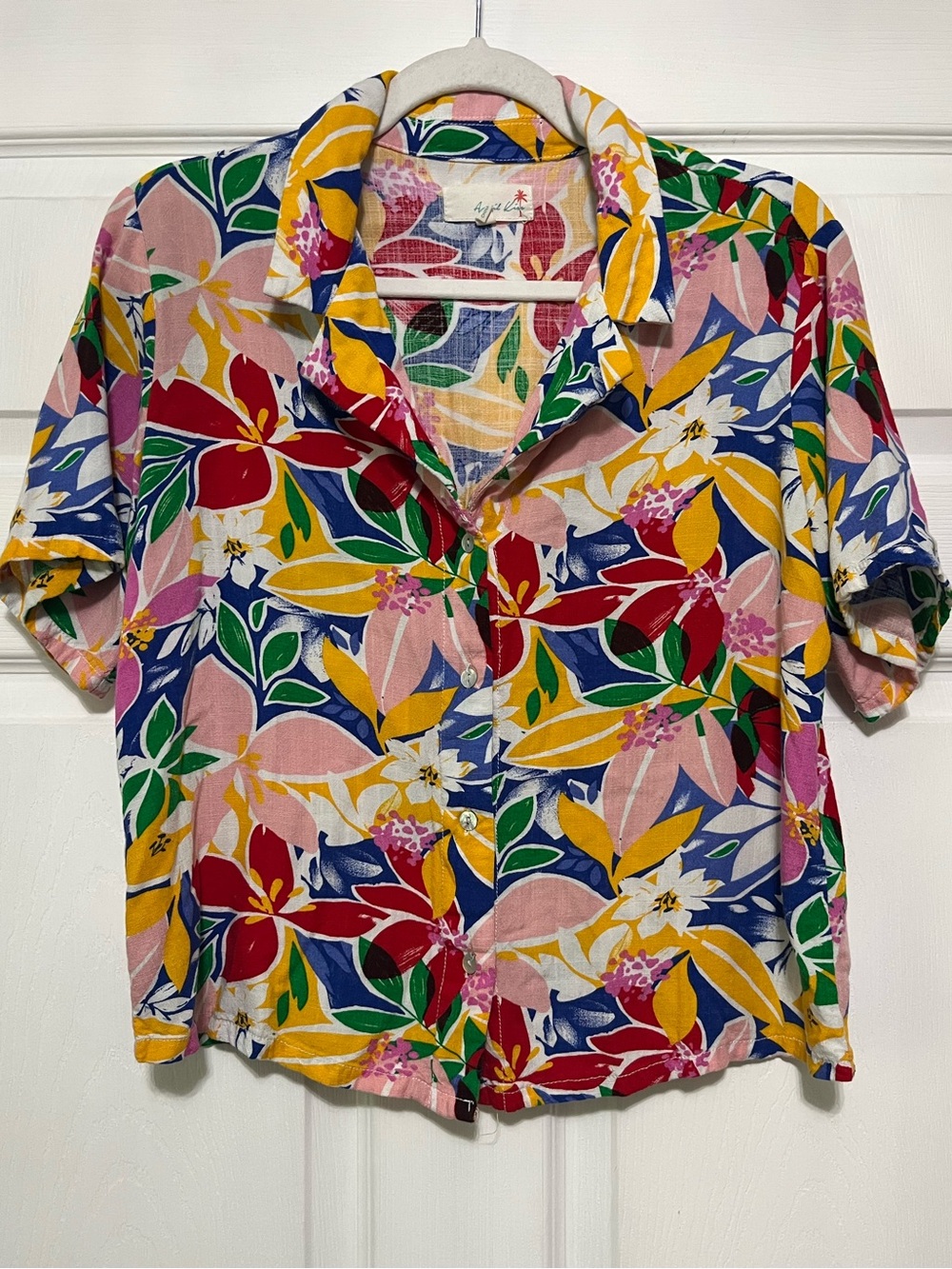 April Kiss Multi-Colored Tropical Floral Button-Down Short Sleeve Shirt Small